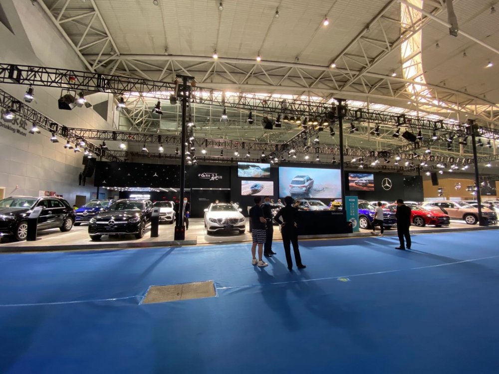 如何在车展中安装桁架系统